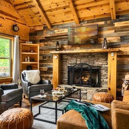 Mountainside - New Luxury Cabin-Fire Table-Hot Tub-3 Pools-Ps5-Bears 개틀린버그 외부 사진