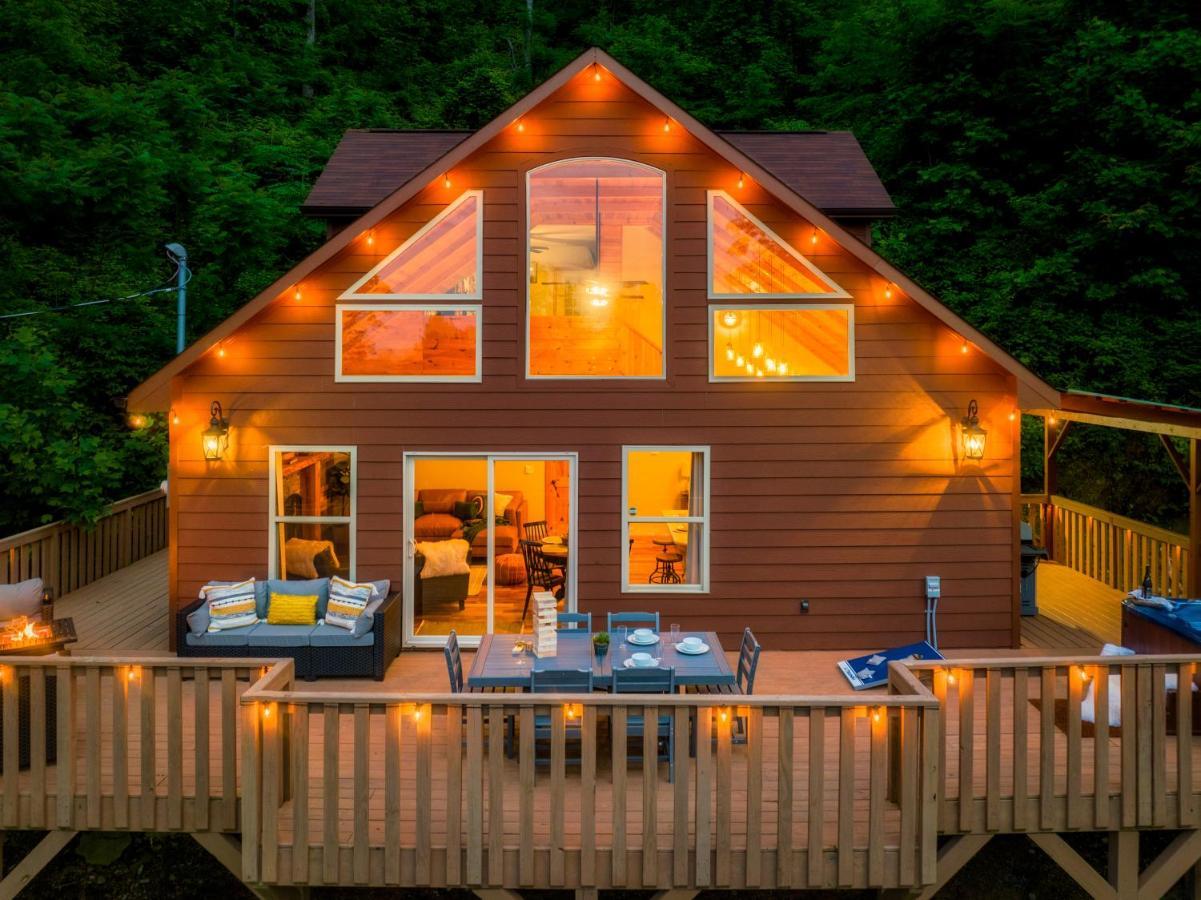 Mountainside - New Luxury Cabin-Fire Table-Hot Tub-3 Pools-Ps5-Bears 개틀린버그 외부 사진
