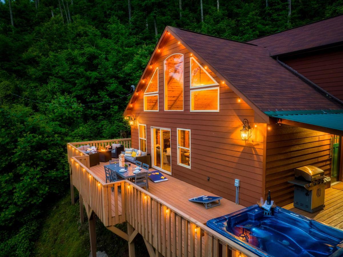 Mountainside - New Luxury Cabin-Fire Table-Hot Tub-3 Pools-Ps5-Bears 개틀린버그 외부 사진