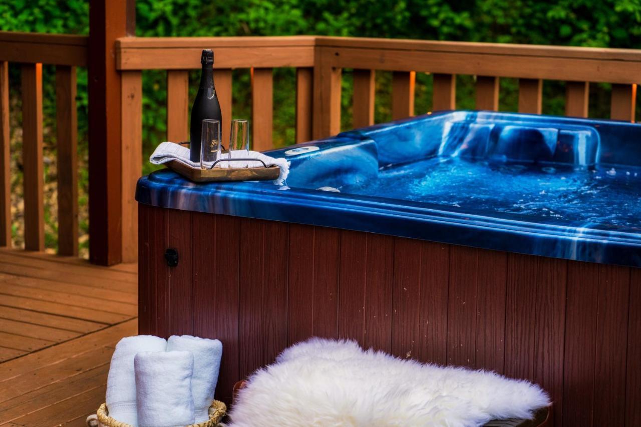 Mountainside - New Luxury Cabin-Fire Table-Hot Tub-3 Pools-Ps5-Bears 개틀린버그 외부 사진