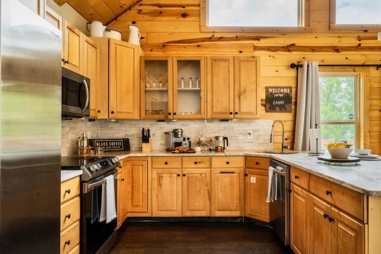 Mountainside - New Luxury Cabin-Fire Table-Hot Tub-3 Pools-Ps5-Bears 개틀린버그 외부 사진