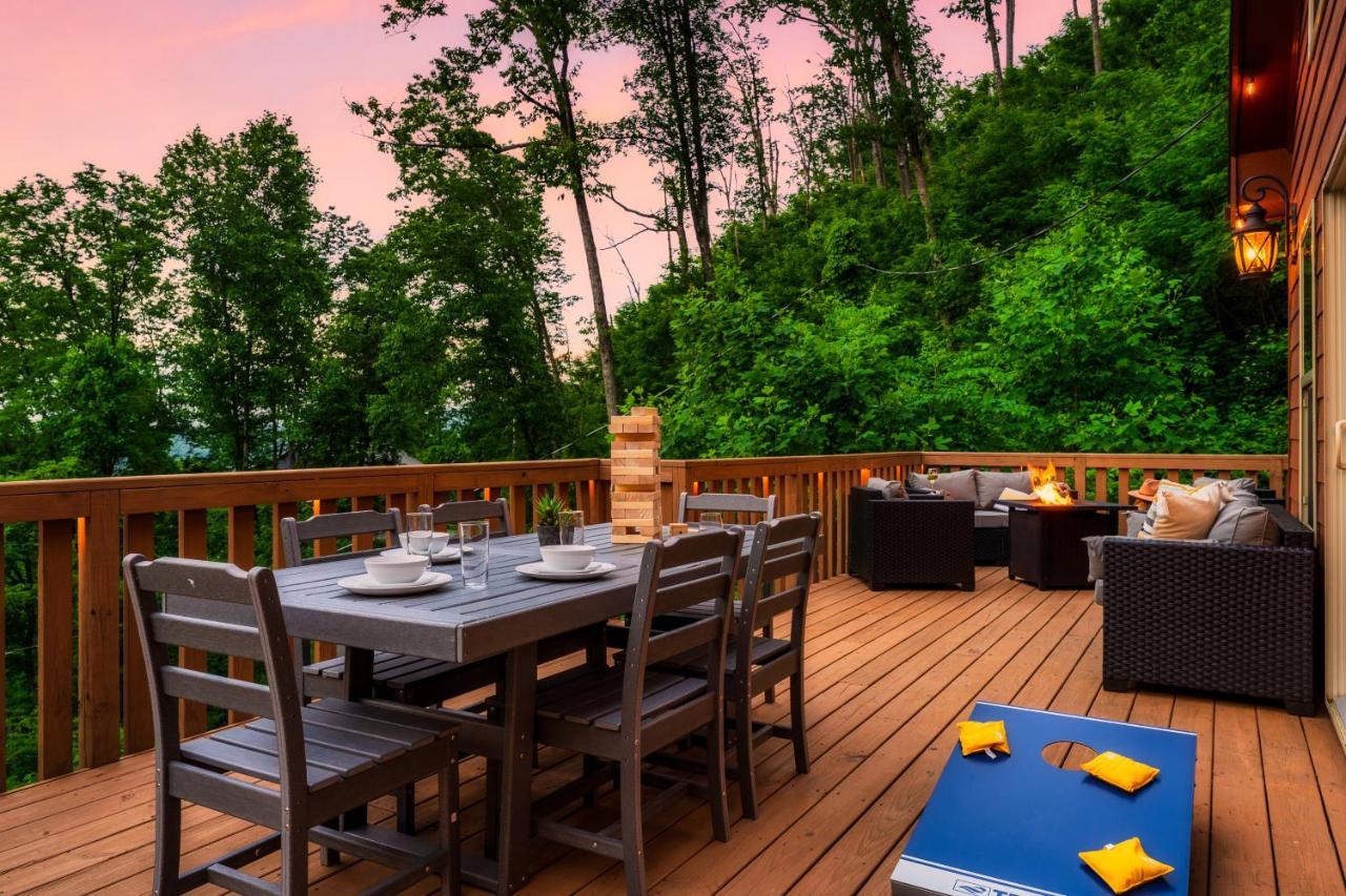 Mountainside - New Luxury Cabin-Fire Table-Hot Tub-3 Pools-Ps5-Bears 개틀린버그 외부 사진
